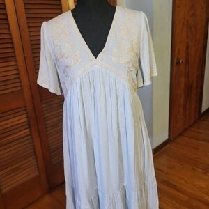 Elegant Embroidered V-Neck Dress